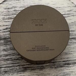 SKKN by Kim Kardashian Exfoliating Soft Resurfacer Exfoliant 1.6oz/50ml SEALED